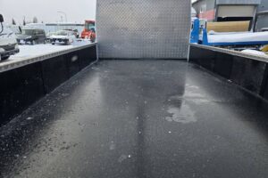 サムネイル: 令和2年　三菱　キャンター　３トン4段クレーン　ワイド超ロング　フックイン・ラジコン・差し違い（車検1年付）