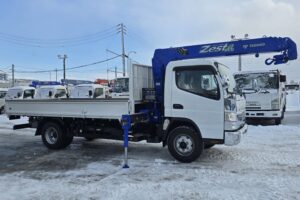 サムネイル: 令和2年　三菱　キャンター　３トン4段クレーン　ワイド超ロング　フックイン・ラジコン・差し違い（車検1年付）