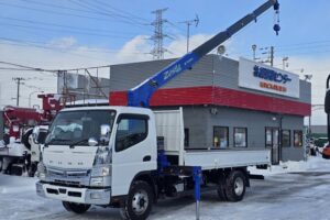 サムネイル: 令和2年　三菱　キャンター　３トン4段クレーン　ワイド超ロング　フックイン・ラジコン・差し違い（車検1年付）