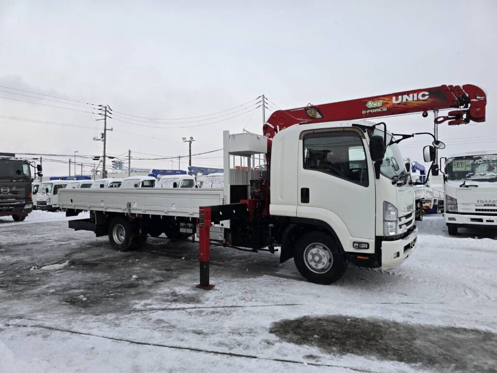 平成30年　いすゞ　フォワード　４トン４段クレーンワイドロング　差し違い・ﾗｼﾞｺﾝ・ﾍﾞｯﾄﾞ付（車検令和8年10月）