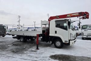 サムネイル: 平成30年　いすゞ　フォワード　４トン４段クレーンワイドロング　差し違い・ﾗｼﾞｺﾝ・ﾍﾞｯﾄﾞ付（車検令和8年10月）