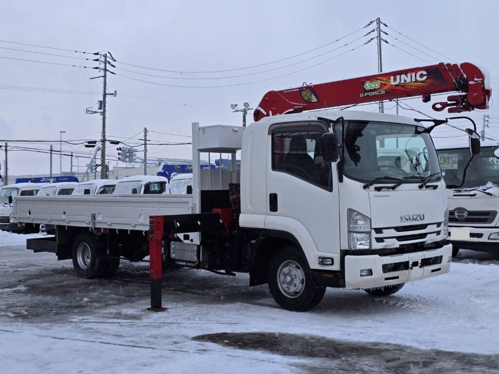 平成30年　いすゞ　フォワード　４トン４段クレーンワイドロング　差し違い・ﾗｼﾞｺﾝ・ﾍﾞｯﾄﾞ付（車検令和8年10月）