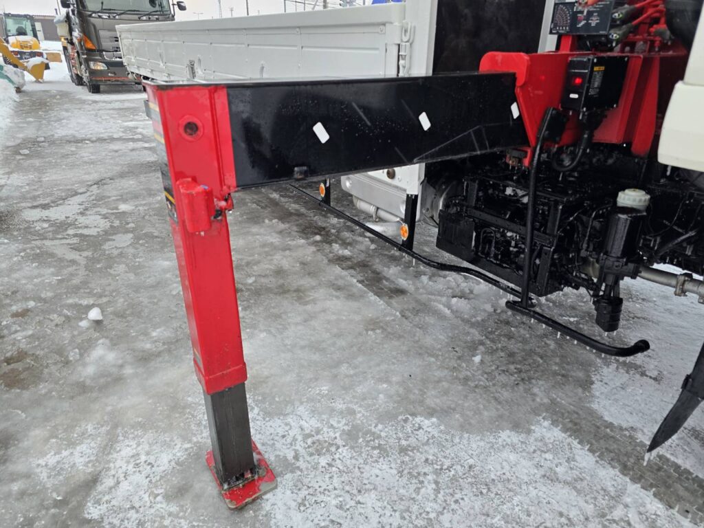 平成30年　いすゞ　フォワード　４トン４段クレーンワイドロング　差し違い・ﾗｼﾞｺﾝ・ﾍﾞｯﾄﾞ付（車検令和8年10月）