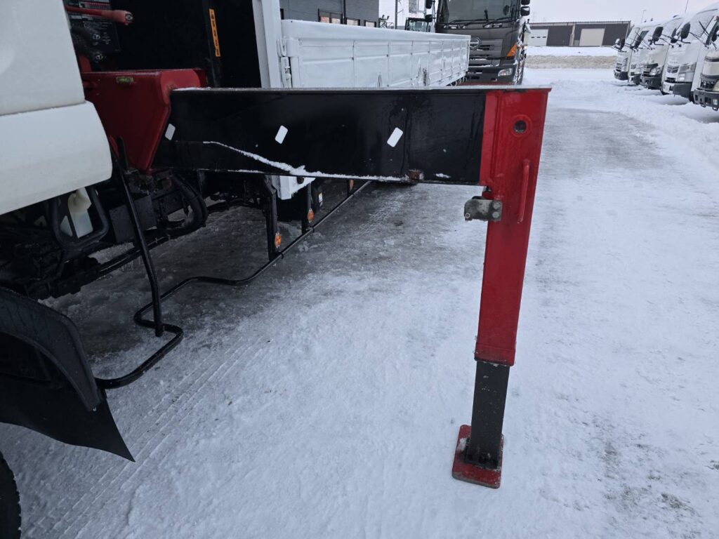 平成30年　いすゞ　フォワード　４トン４段クレーンワイドロング　差し違い・ﾗｼﾞｺﾝ・ﾍﾞｯﾄﾞ付（車検令和8年10月）