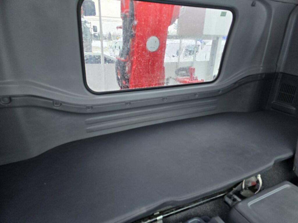 平成30年　いすゞ　フォワード　４トン４段クレーンワイドロング　差し違い・ﾗｼﾞｺﾝ・ﾍﾞｯﾄﾞ付（車検令和8年10月）