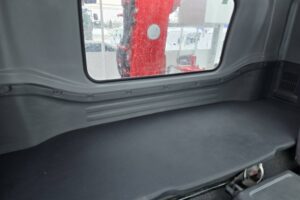 サムネイル: 平成30年　いすゞ　フォワード　４トン４段クレーンワイドロング　差し違い・ﾗｼﾞｺﾝ・ﾍﾞｯﾄﾞ付（車検令和8年10月）