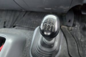 サムネイル: 平成30年　いすゞ　フォワード　４トン４段クレーンワイドロング　差し違い・ﾗｼﾞｺﾝ・ﾍﾞｯﾄﾞ付（車検令和8年10月）