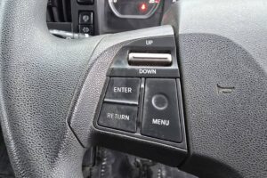 サムネイル: 平成30年　いすゞ　フォワード　４トン４段クレーンワイドロング　差し違い・ﾗｼﾞｺﾝ・ﾍﾞｯﾄﾞ付（車検令和8年10月）