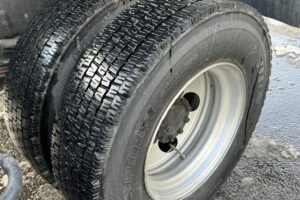 サムネイル: 平成24年　フォワード4トンLゲートダンプ　電動コボレーン　車検1年付