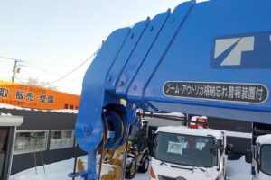 サムネイル: 平成24年　レンジャー 4ｔ4段クレーンロング　★フックイン★ラジコン★