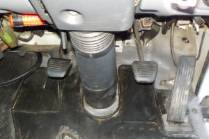 サムネイル: 平成24年　エルフ 14.5ｍ高所作業車　★電工仕様★絶縁バケット★ウインチ★車検令和8年3月★