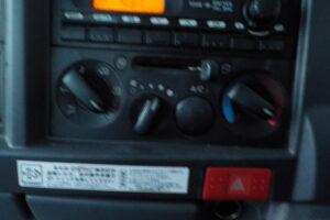 サムネイル: 平成24年　エルフ 14.5ｍ高所作業車　★電工仕様★絶縁バケット★ウインチ★車検令和8年3月★