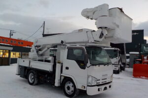 サムネイル: 平成24年　エルフ 14.5ｍ高所作業車　★電工仕様★絶縁バケット★ウインチ★車検令和8年3月★