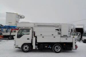 サムネイル: 平成24年　エルフ 14.5ｍ高所作業車　★電工仕様★絶縁バケット★ウインチ★車検令和8年3月★