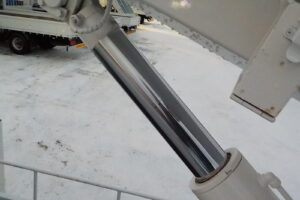 サムネイル: 平成24年　エルフ 14.5ｍ高所作業車　★電工仕様★絶縁バケット★ウインチ★車検令和8年3月★