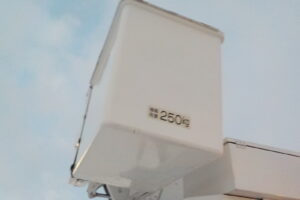 サムネイル: 平成24年　エルフ 14.5ｍ高所作業車　★電工仕様★絶縁バケット★ウインチ★車検令和8年3月★