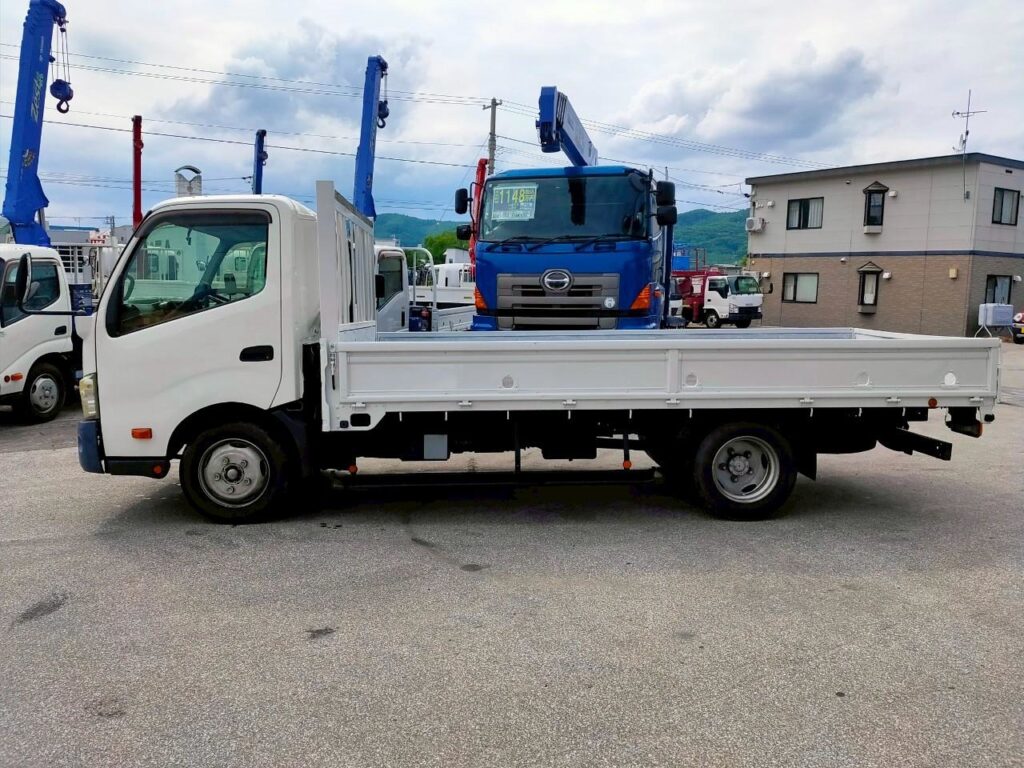 平成23年式日野デュトロ2t平ワイドロング（車検１年付）