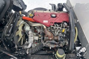 サムネイル: 令和１年　日野　デュトロ　３トンパネルバン　4WD　荷箱内仕切り付・左右サイドドア（車検1年付）