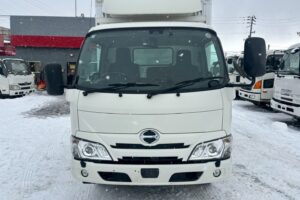 サムネイル: 令和１年　日野　デュトロ　３トンパネルバン　4WD　荷箱内仕切り付・左右サイドドア（車検1年付）