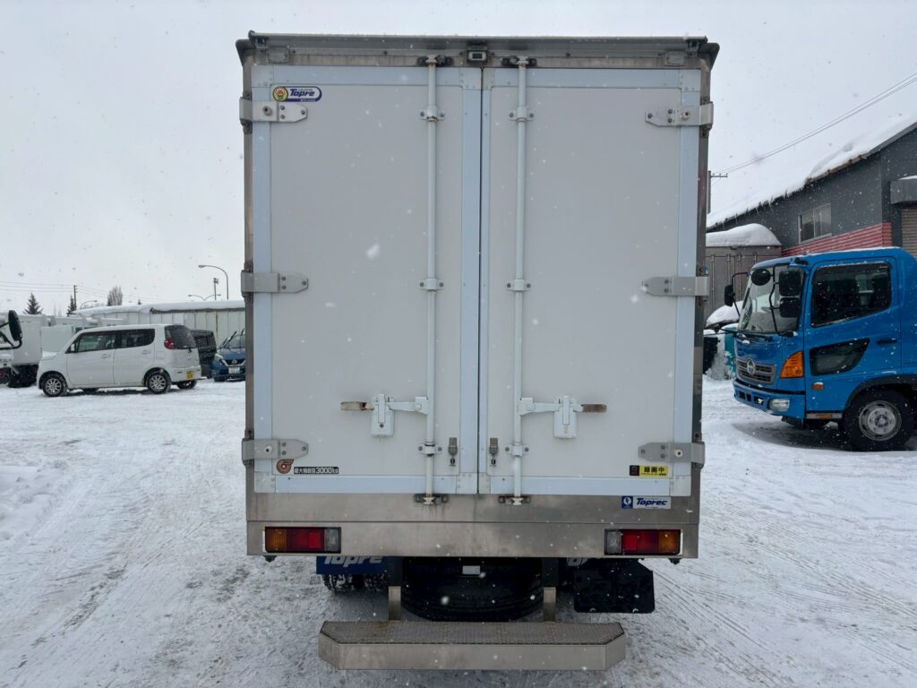 令和１年　日野　デュトロ　３トンパネルバン　4WD　荷箱内仕切り付・左右サイドドア（車検1年付）