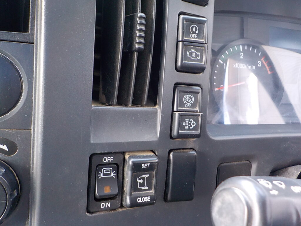 平成28年　フォワード 4ｔダンプ　★Ｌゲート★