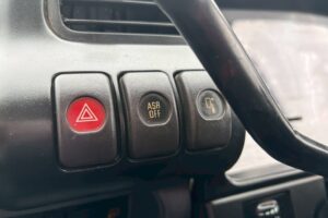 サムネイル: 平成19年　いすゞ　エルフ　9.9ｍ高所作業車　FRPバケット　★張り出し不要アウトリガー・後方格納★（車検2年付）