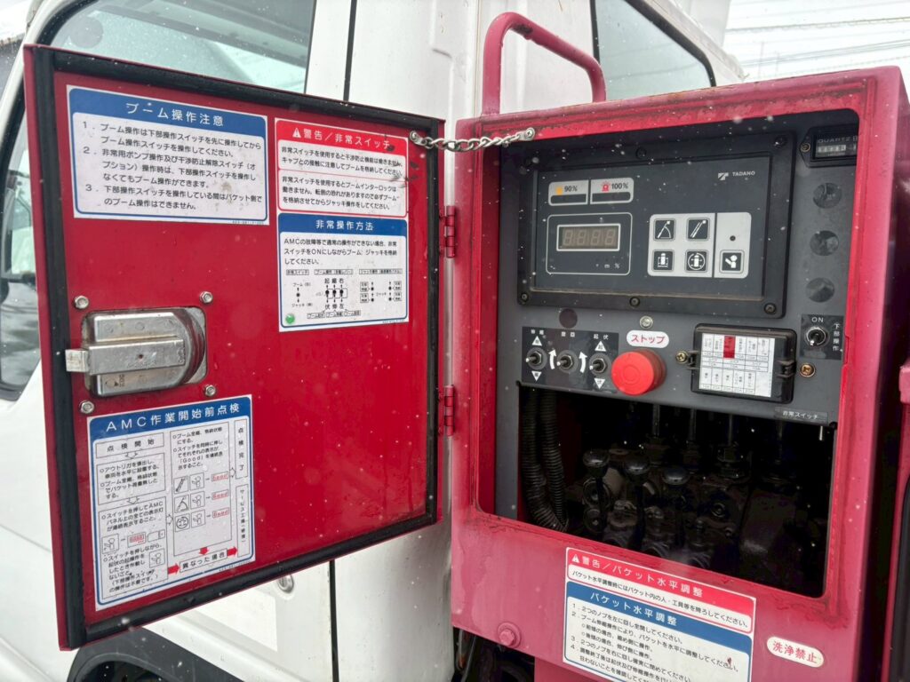 平成19年　いすゞ　エルフ　9.9ｍ高所作業車　FRPバケット　★張り出し不要アウトリガー・後方格納★（車検2年付）