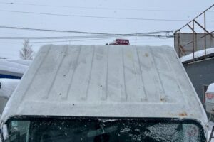 サムネイル: 平成19年　いすゞ　エルフ　9.9ｍ高所作業車　FRPバケット　★張り出し不要アウトリガー・後方格納★（車検2年付）