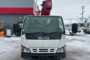 サムネイル: 平成19年　いすゞ　エルフ　9.9ｍ高所作業車　FRPバケット　★張り出し不要アウトリガー・後方格納★（車検2年付）