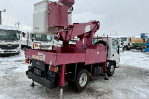 サムネイル: 平成19年　いすゞ　エルフ　9.9ｍ高所作業車　FRPバケット　★張り出し不要アウトリガー・後方格納★（車検2年付）