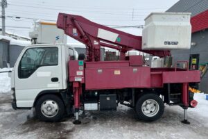 サムネイル: 平成19年　いすゞ　エルフ　9.9ｍ高所作業車　FRPバケット　★張り出し不要アウトリガー・後方格納★（車検2年付）