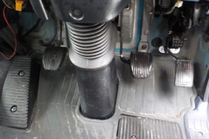 サムネイル: 平成20年　レンジャー 4ｔ4段クレーンロング　★ラジコン★フックイン★荷台内寸548㎝×211㎝★