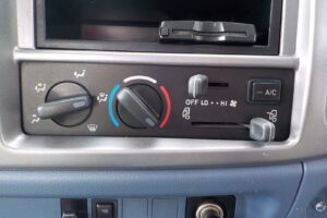 サムネイル: 平成20年　レンジャー 4ｔ4段クレーンロング　★ラジコン★フックイン★荷台内寸548㎝×211㎝★