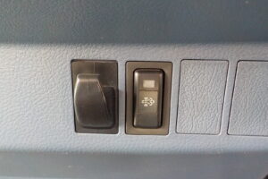 サムネイル: 平成20年　レンジャー 4ｔ4段クレーンロング　★ラジコン★フックイン★荷台内寸548㎝×211㎝★