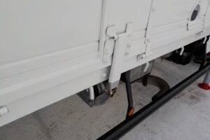 サムネイル: 平成20年　レンジャー 4ｔ4段クレーンロング　★ラジコン★フックイン★荷台内寸548㎝×211㎝★