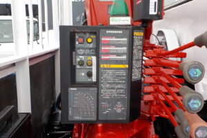 サムネイル: 平成20年　レンジャー 4ｔ4段クレーンロング　★ラジコン★フックイン★荷台内寸548㎝×211㎝★