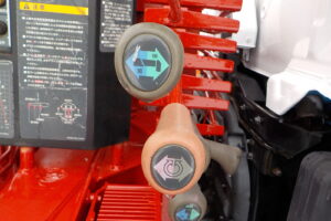 サムネイル: 平成20年　レンジャー 4ｔ4段クレーンロング　★ラジコン★フックイン★荷台内寸548㎝×211㎝★