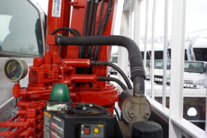 サムネイル: 平成20年　レンジャー 4ｔ4段クレーンロング　★ラジコン★フックイン★荷台内寸548㎝×211㎝★