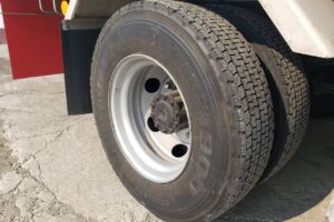 サムネイル: 【★北見店★】平成28年式UDトラックス　コンドル　アルミウィング　ワイドロング　◆札幌・江別・旭川・北見・釧路どこでも全国対応可能です！◆