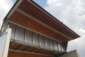 サムネイル: 【★北見店★】平成28年式UDトラックス　コンドル　アルミウィング　ワイドロング　◆札幌・江別・旭川・北見・釧路どこでも全国対応可能です！◆