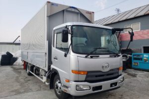 サムネイル: 【★北見店★】平成28年式UDトラックス　コンドル　アルミウィング　ワイドロング　◆札幌・江別・旭川・北見・釧路どこでも全国対応可能です！◆