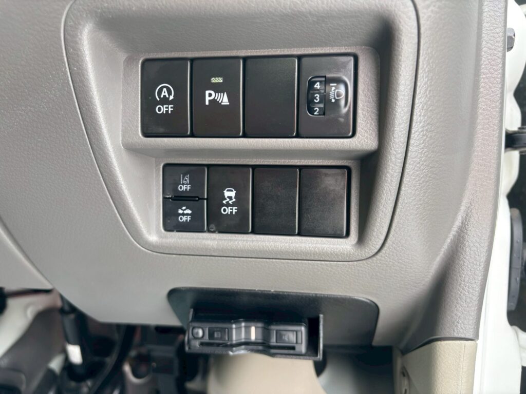 令和6年　スズキ　エブリィ軽バン　4WD・ハイルーフ・オートマ（車検整備付）