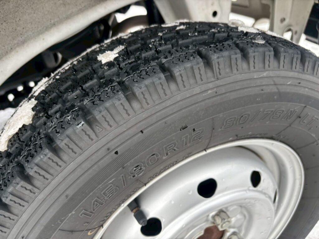 令和6年　スズキ　エブリィ軽バン　4WD・ハイルーフ・オートマ（車検整備付）