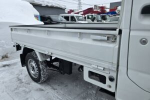 サムネイル: 令和２年　スズキ　キャリィ　軽トラック　４WD・オートマ車（車検2年付）