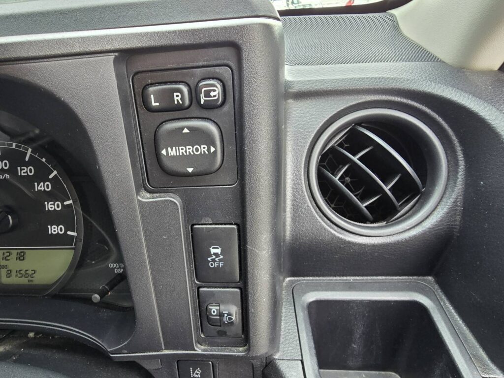 平成28年　トヨタ　プロボックスバン　GL　4WD・小型貨物（4ナンバー）（車検1年付）