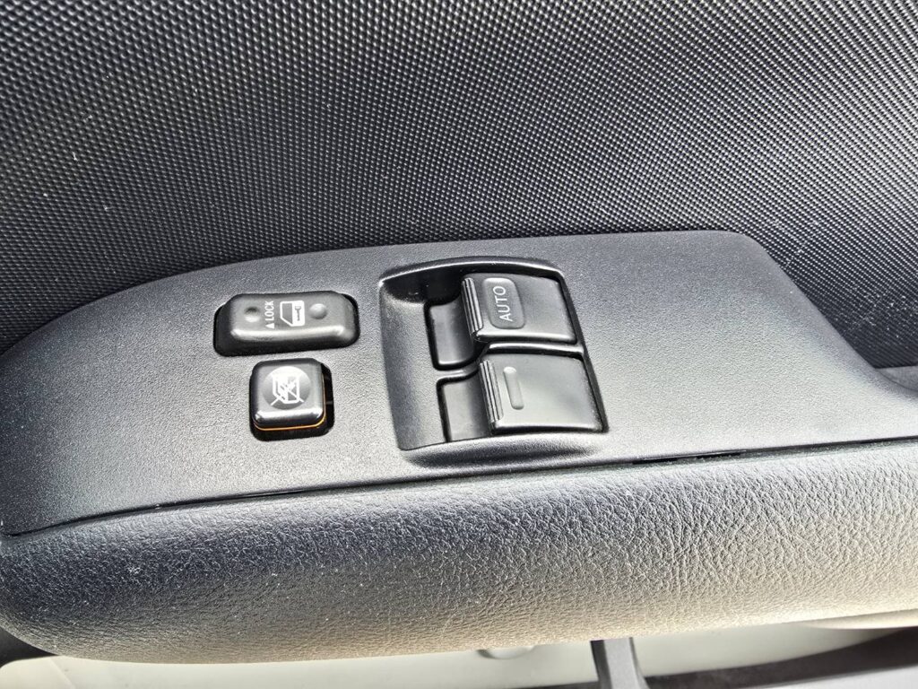 平成28年　トヨタ　プロボックスバン　GL　4WD・小型貨物（4ナンバー）（車検1年付）