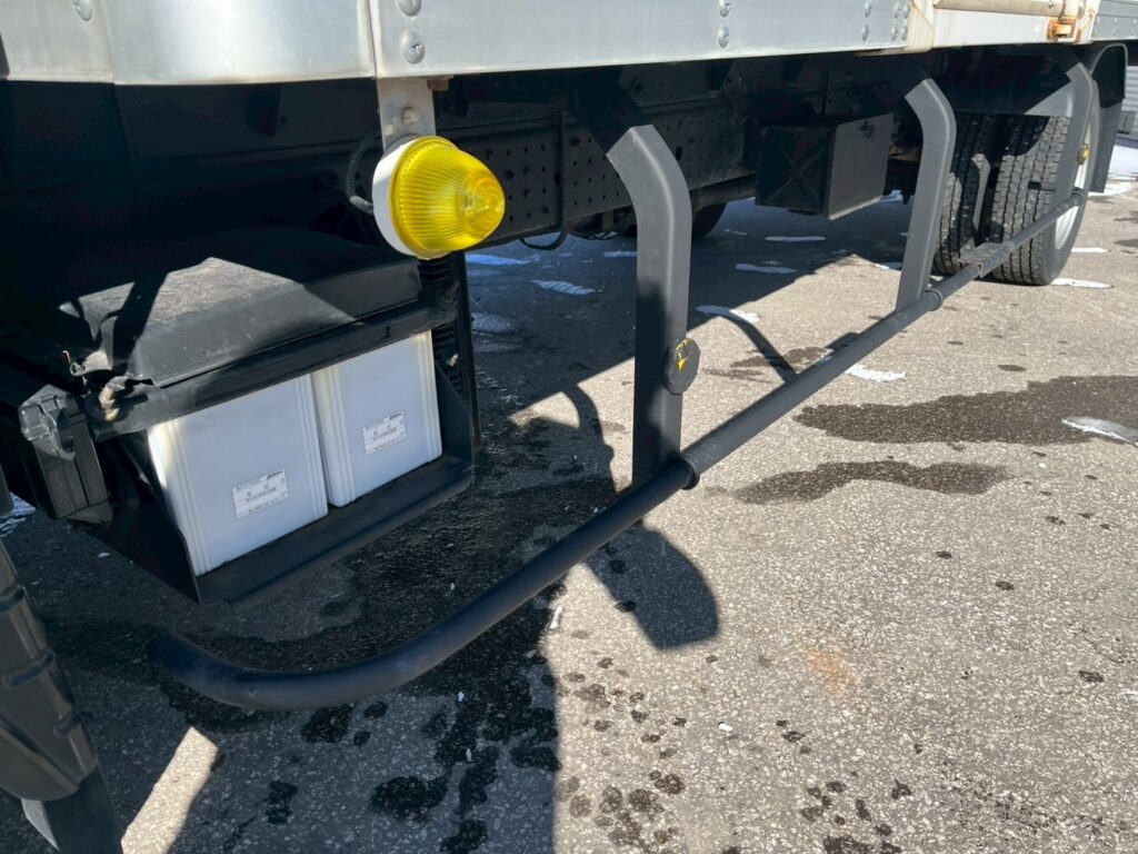 平成28年式　三菱キャンター　アルミバン　４WD　ワイドロング　サイドドア付　（車検1年付き）