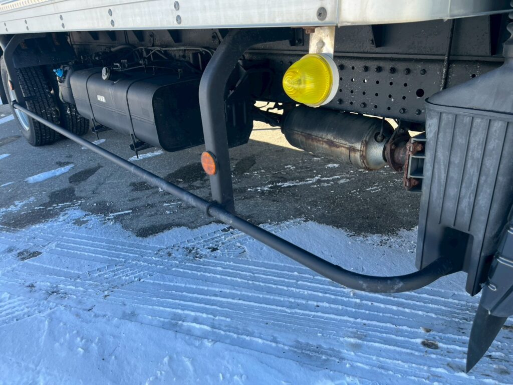 平成28年式　三菱キャンター　アルミバン　４WD　ワイドロング　サイドドア付　（車検1年付き）