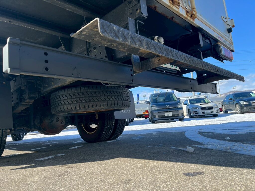 平成28年式　三菱キャンター　アルミバン　４WD　ワイドロング　サイドドア付　（車検1年付き）