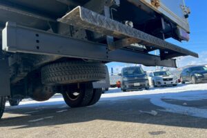 サムネイル: 平成28年式　三菱キャンター　アルミバン　４WD　ワイドロング　サイドドア付　（車検1年付き）